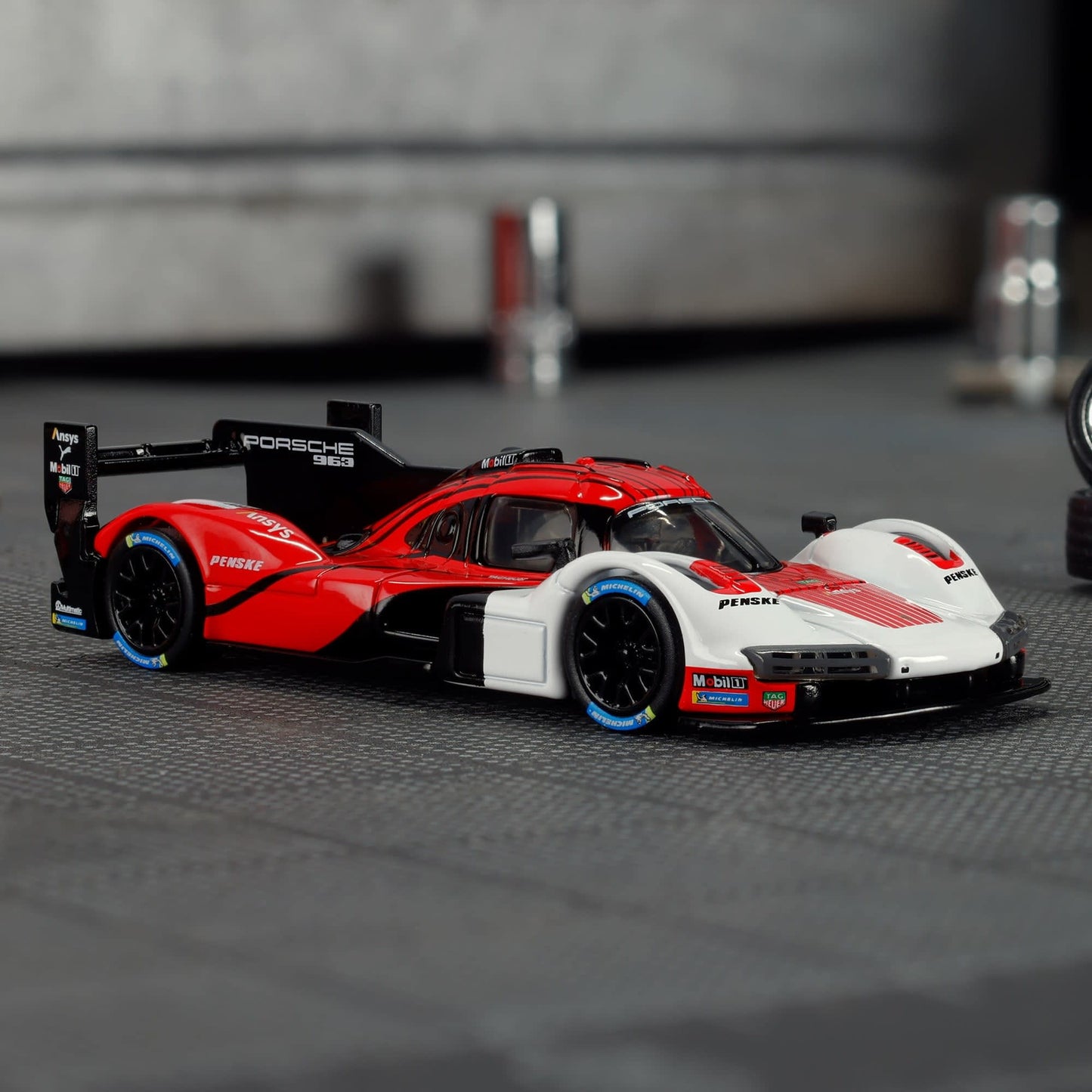 Hot Wheels Elite 64 —  Porsche 963