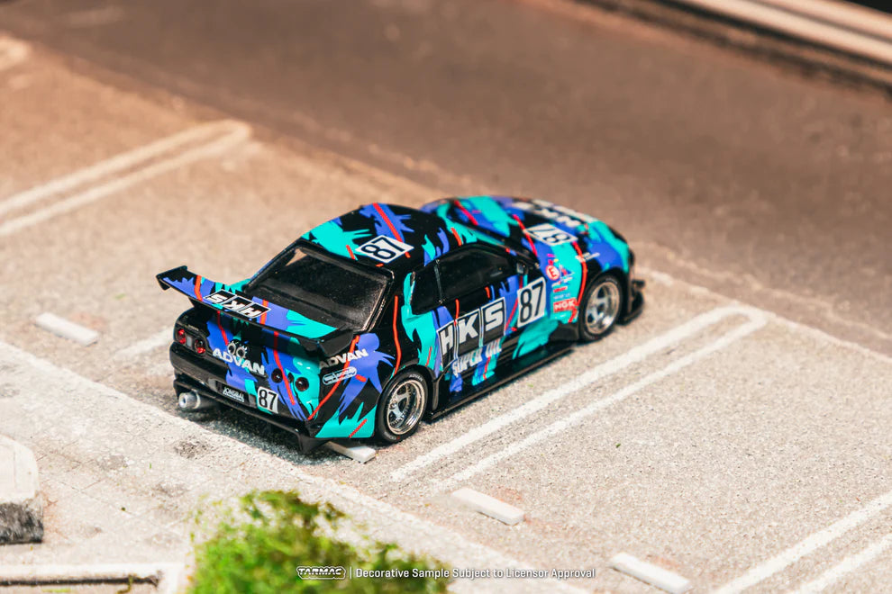 Tarmac Works Global64 Nissan Skyline R32 Widebody HKS Model Car + Trading Cards Combo Set